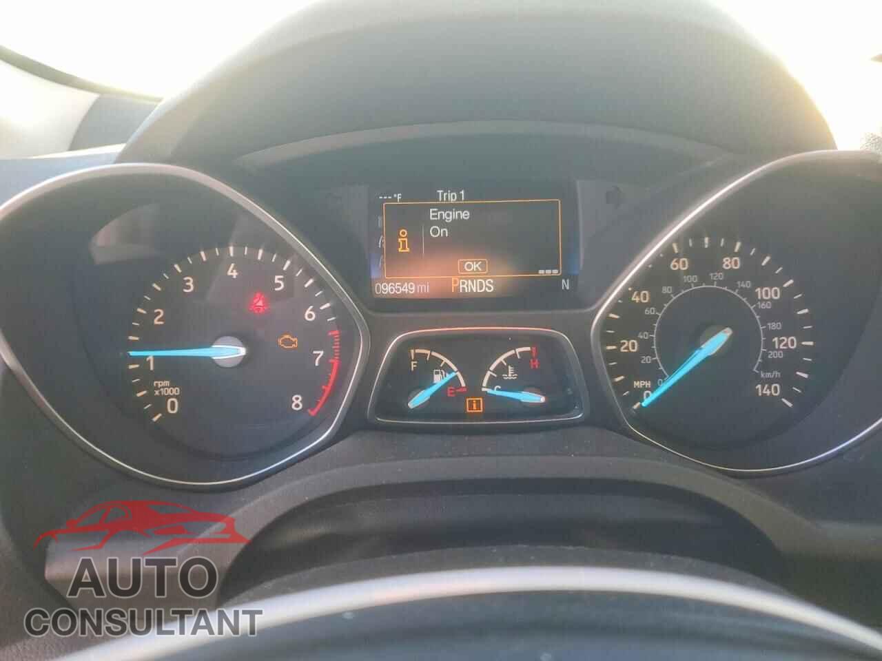 FORD ESCAPE 2017 - 1FMCU9GD0HUC27624