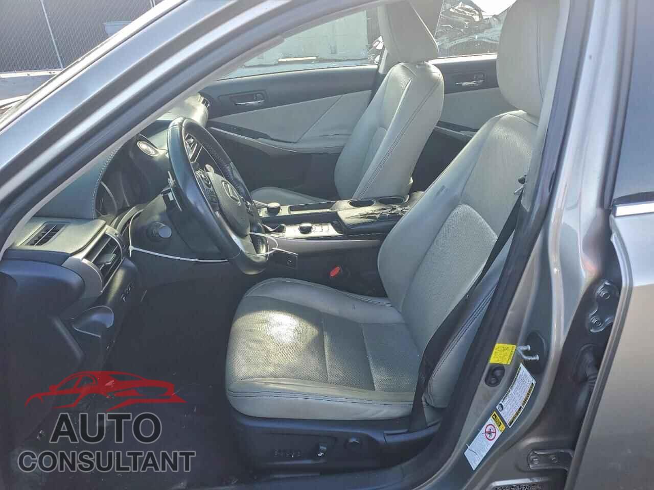 LEXUS IS 2014 - JTHBF1D24E5021421