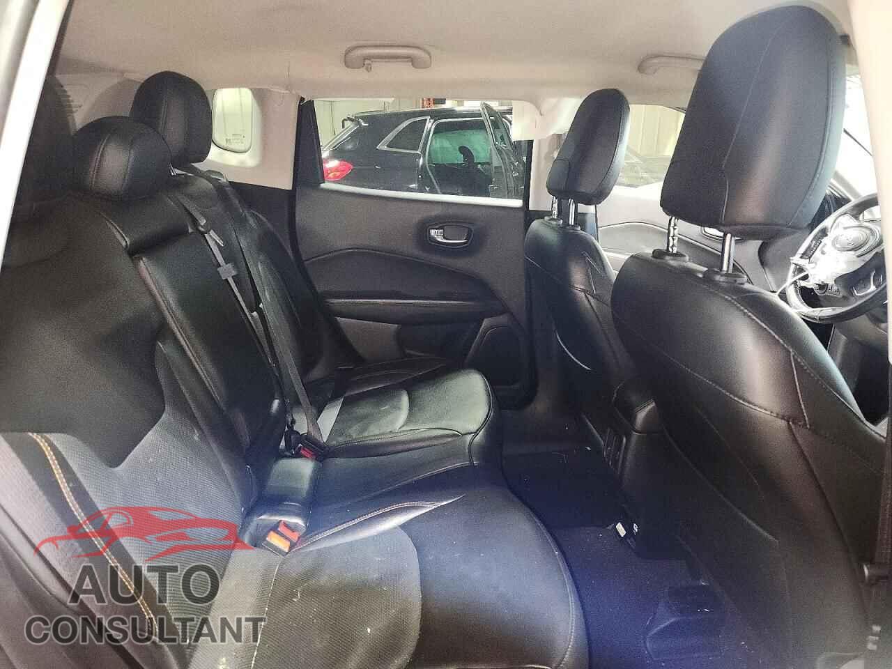 JEEP COMPASS 2021 - 3C4NJDCB5MT558605