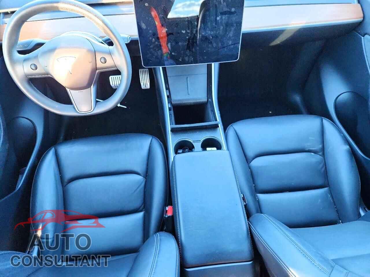 TESLA MODEL Y 2020 - 5YJYGDEF3LF002009