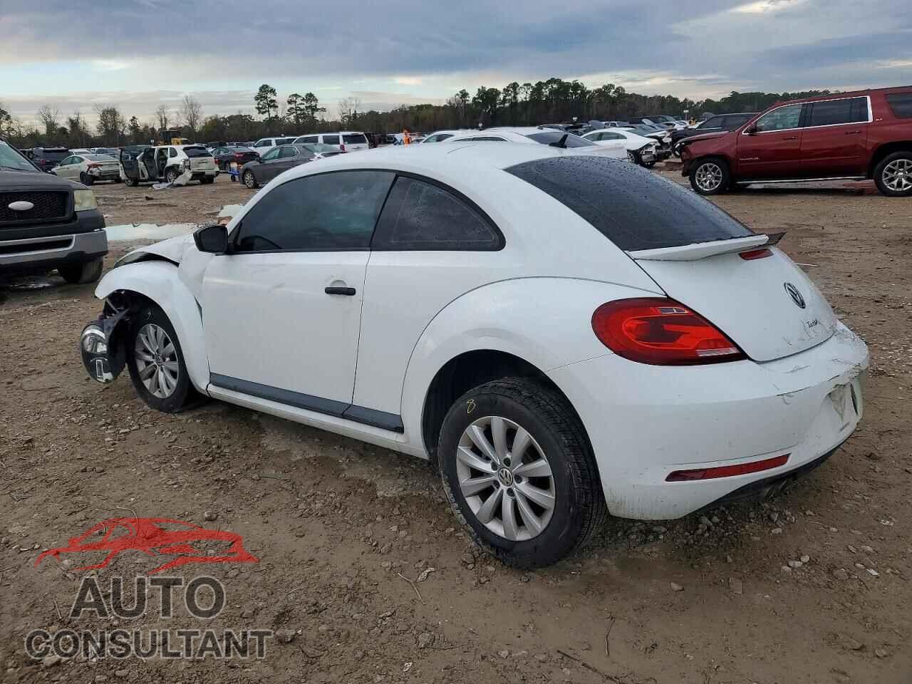 VOLKSWAGEN BEETLE 2017 - 3VWF17AT6HM600424