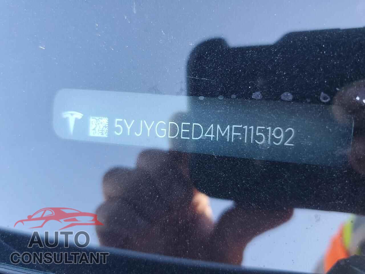 TESLA MODEL Y 2021 - 5YJYGDED4MF115192