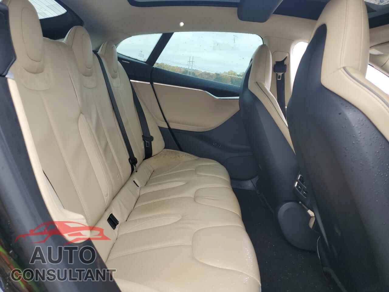 TESLA MODEL S 2013 - 5YJSA1CP2DFP11579