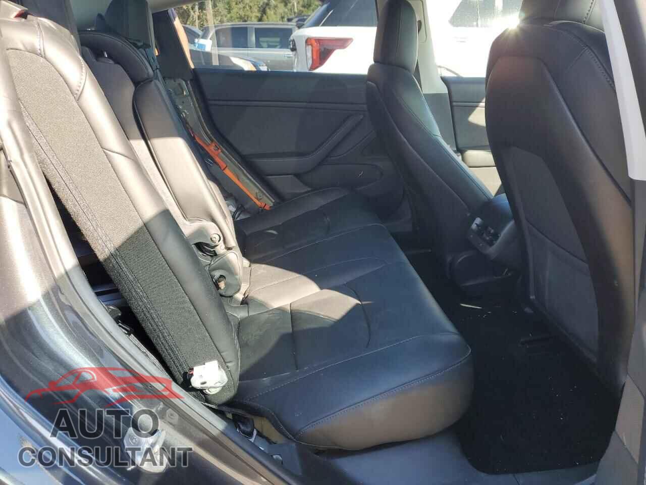 TESLA MODEL 3 2019 - 5YJ3E1EB6KF433745