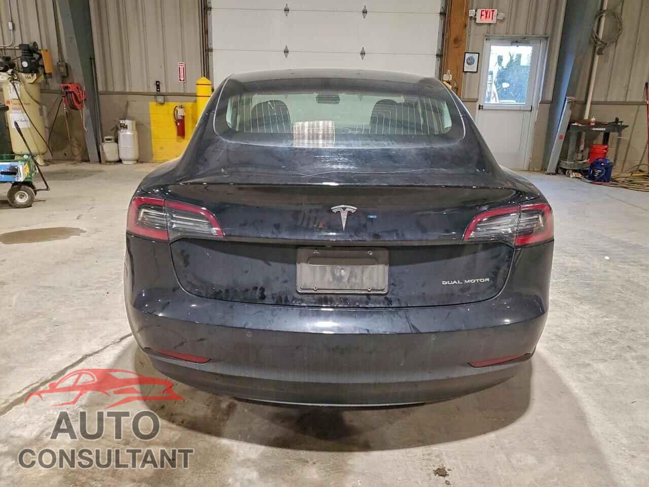 TESLA MODEL 3 2019 - 5YJ3E1EB8KF384547
