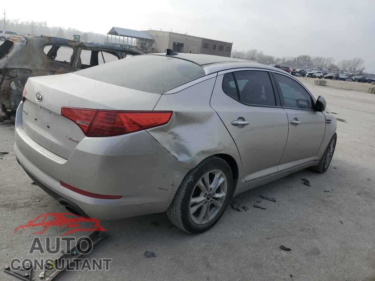 KIA OPTIMA 2011 - KNAGN4A79B5103181