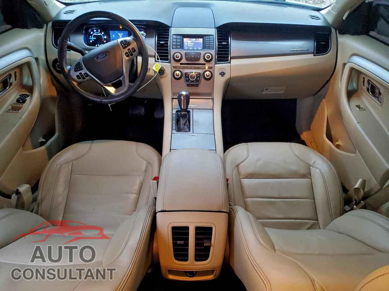 FORD TAURUS 2017 - 1FAHP2E89HG121451