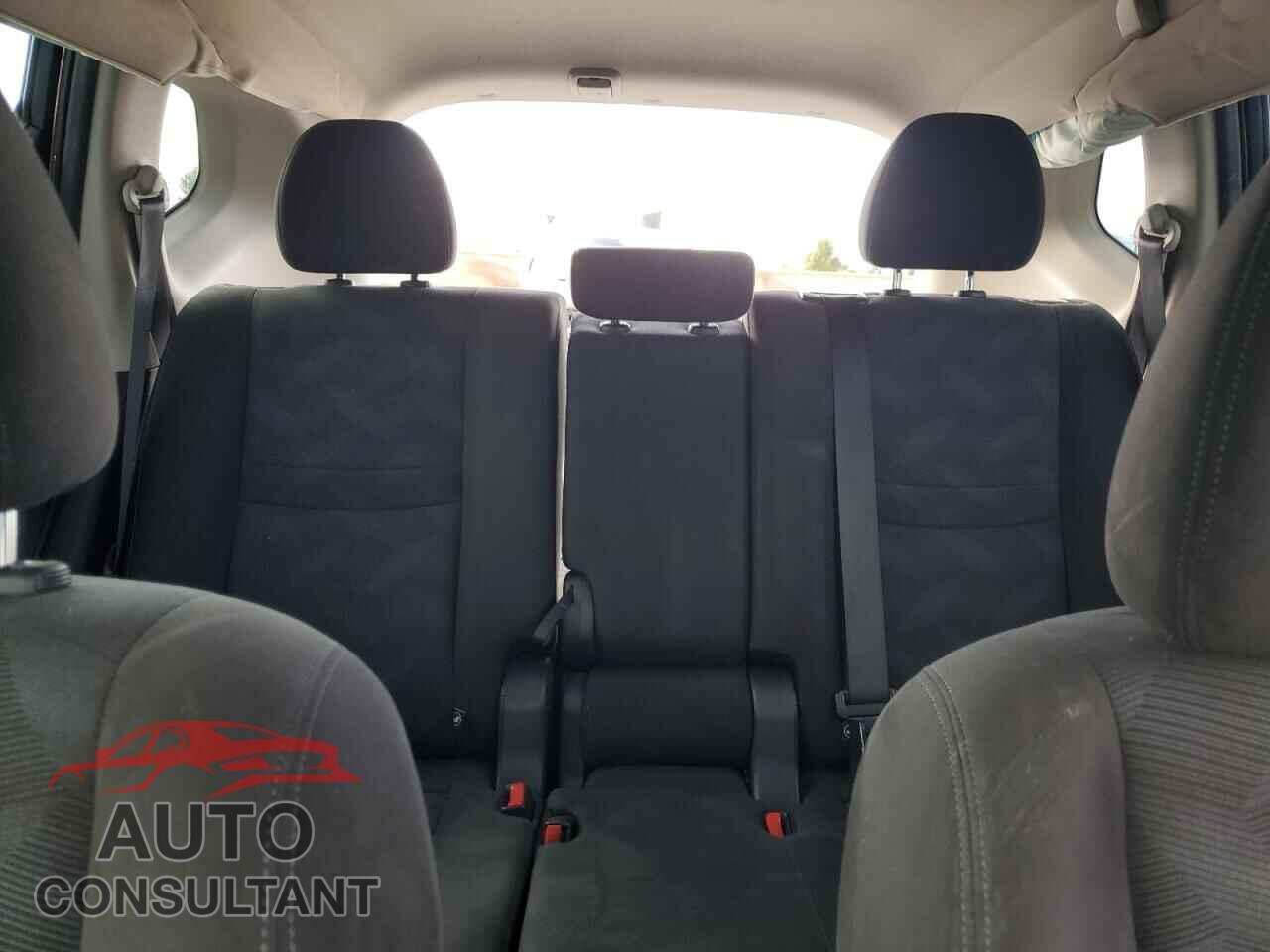 NISSAN ROGUE 2015 - KNMAT2MT4FP561183