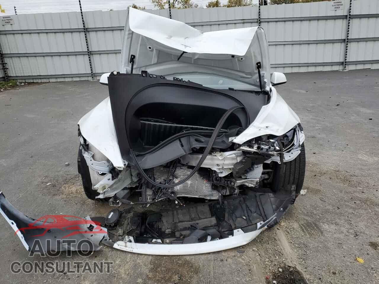 TESLA MODEL 3 2025 - 5YJ3E1EA2SF023046