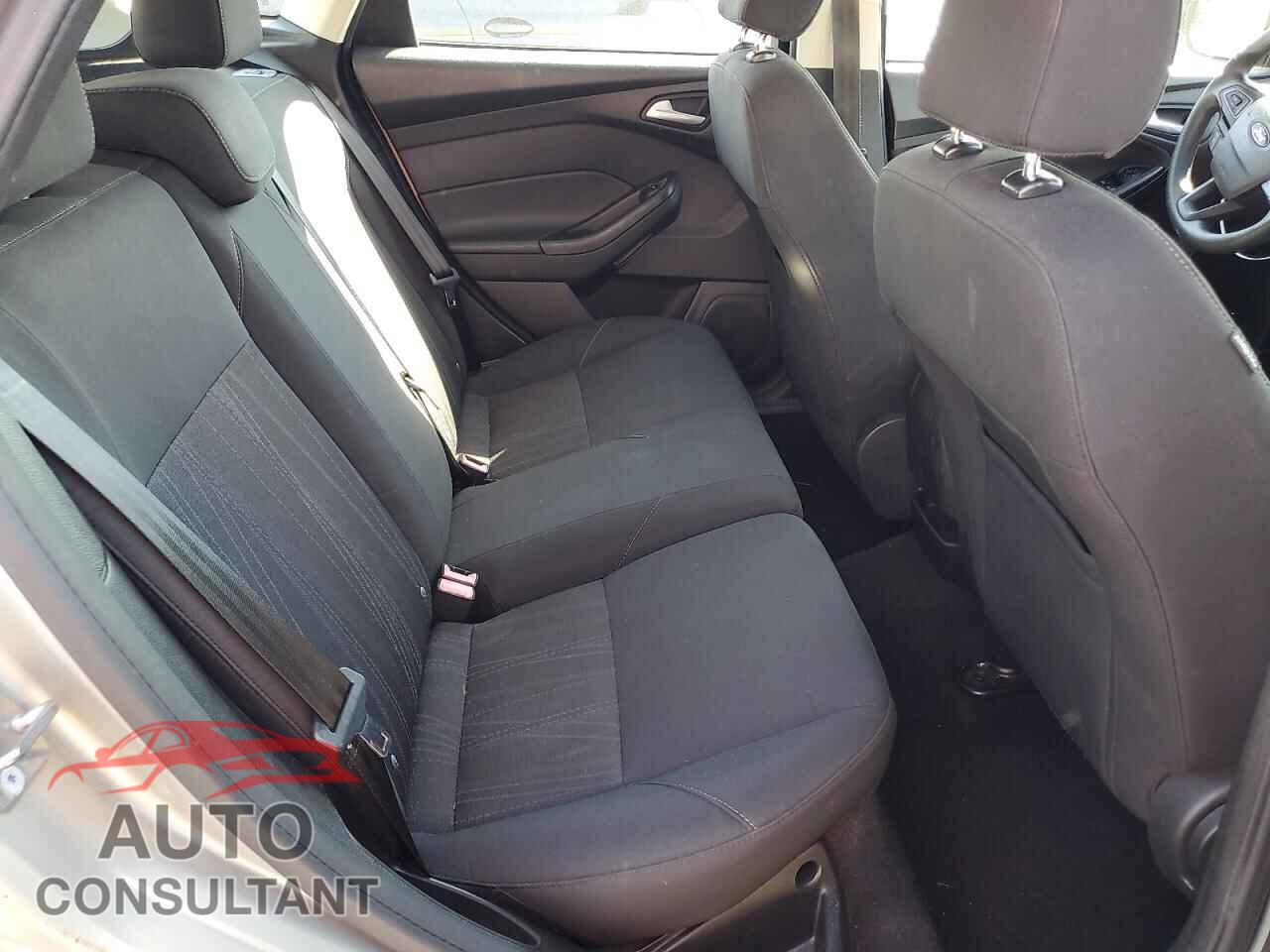 FORD FOCUS 2016 - 1FADP3K29GL364106