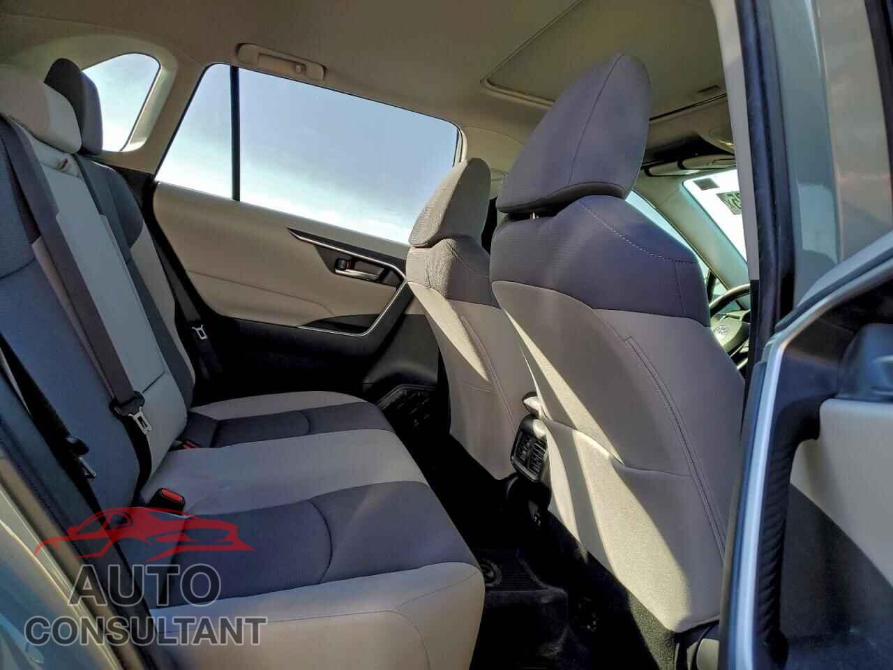 TOYOTA RAV4 2020 - JTMP1RFV6LD064530