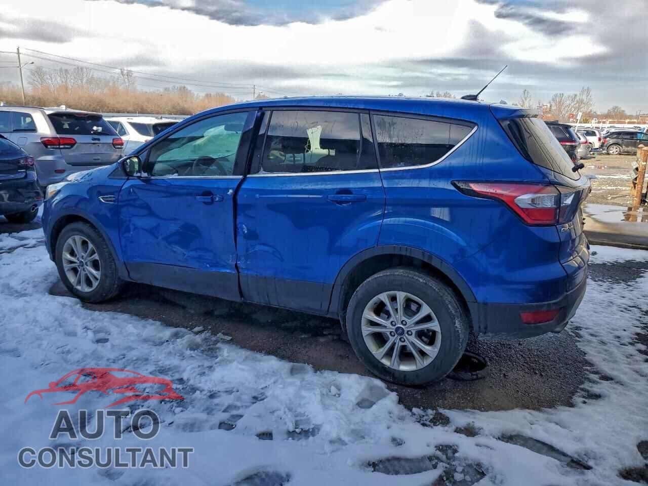 FORD ESCAPE 2017 - 1FMCU0GD5HUD26371