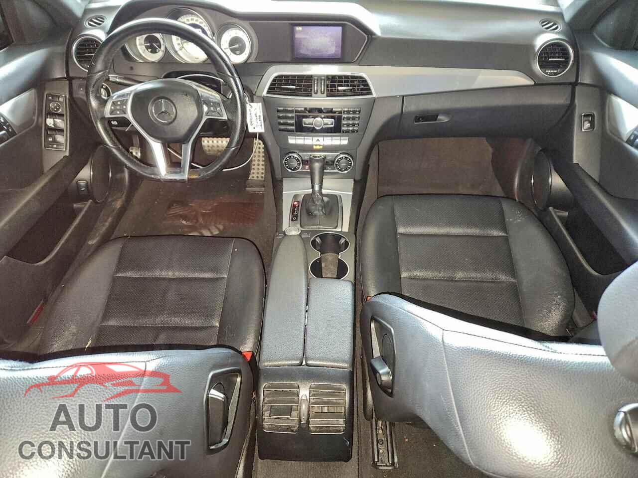 MERCEDES-BENZ C-CLASS 2012 - WDDGF4HB9CR220575