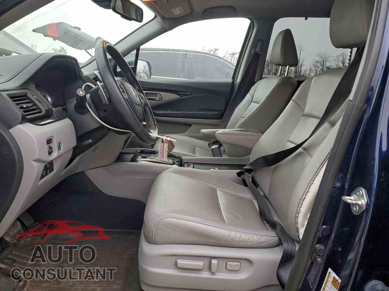 HONDA PILOT 2017 - 5FNYF5H96HB045202