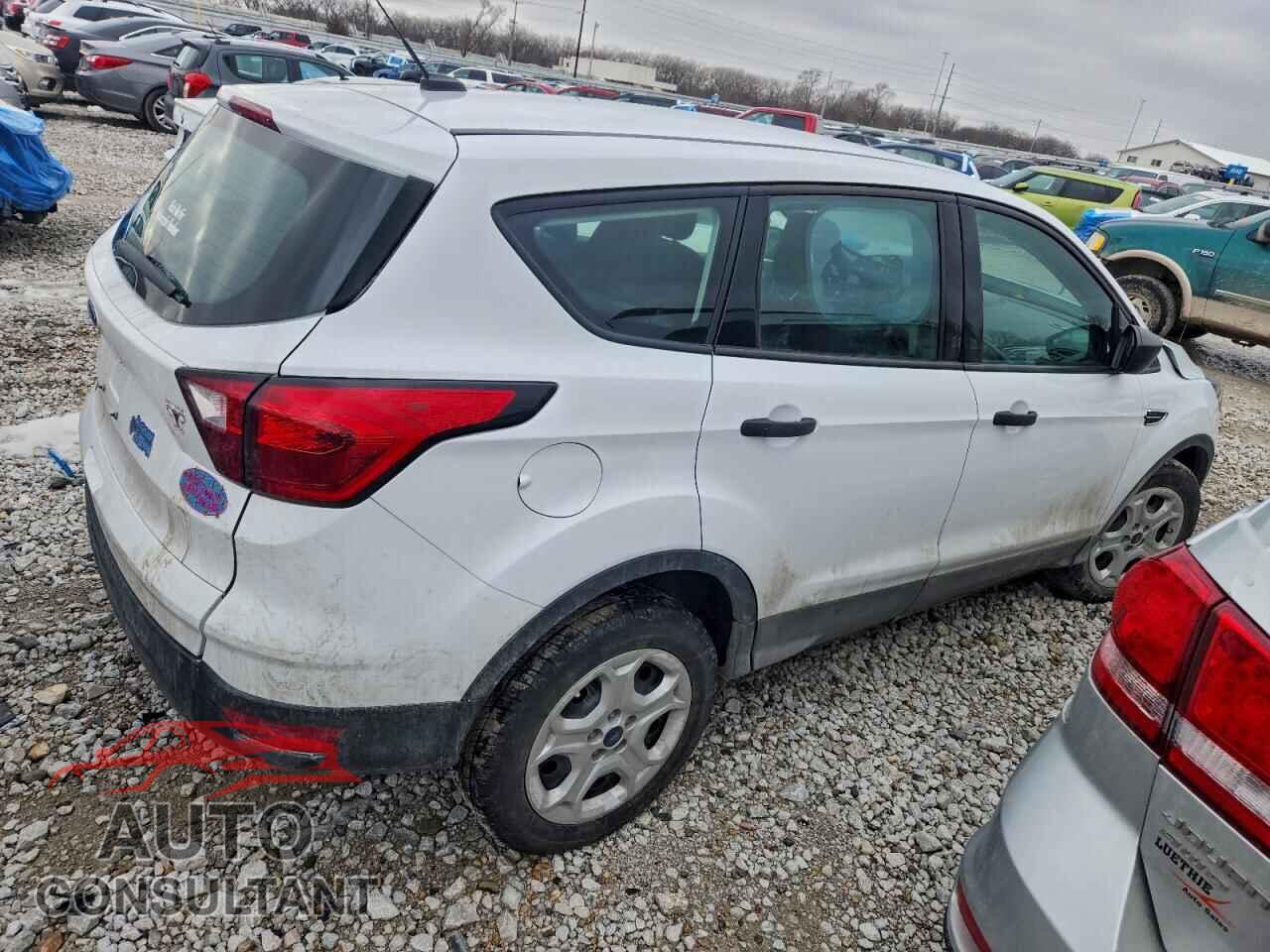 FORD ESCAPE 2019 - 1FMCU0F77KUC04663