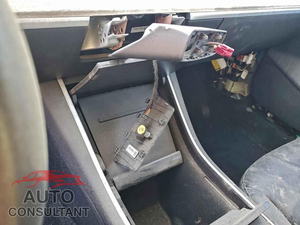 TESLA MODEL 3 2018 - 5YJ3E1EB9JF090928