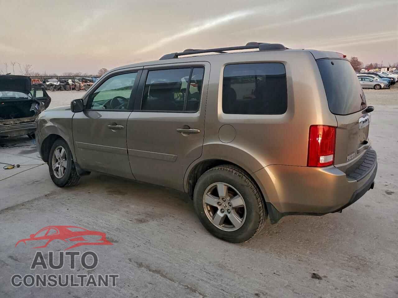 HONDA PILOT 2011 - 5FNYF4H52BB011711