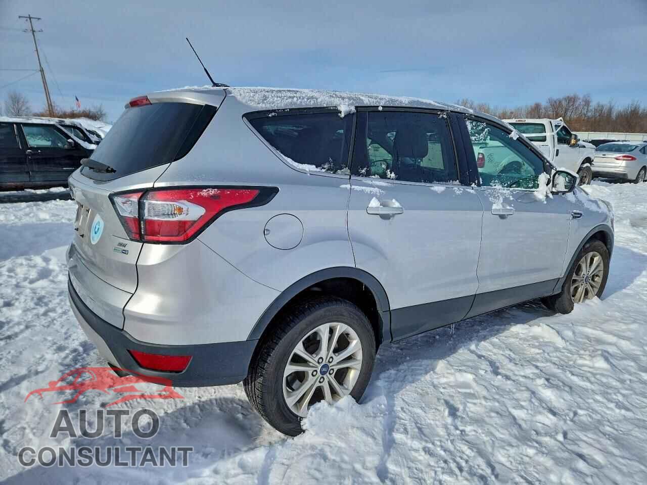 FORD ESCAPE 2017 - 1FMCU9GD3HUC38214