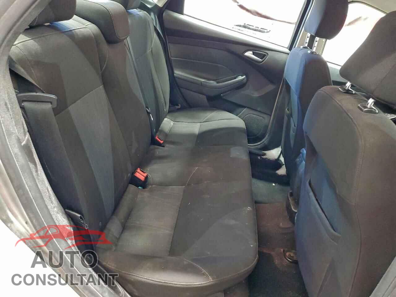 FORD FOCUS 2017 - 1FADP3F28HL250724