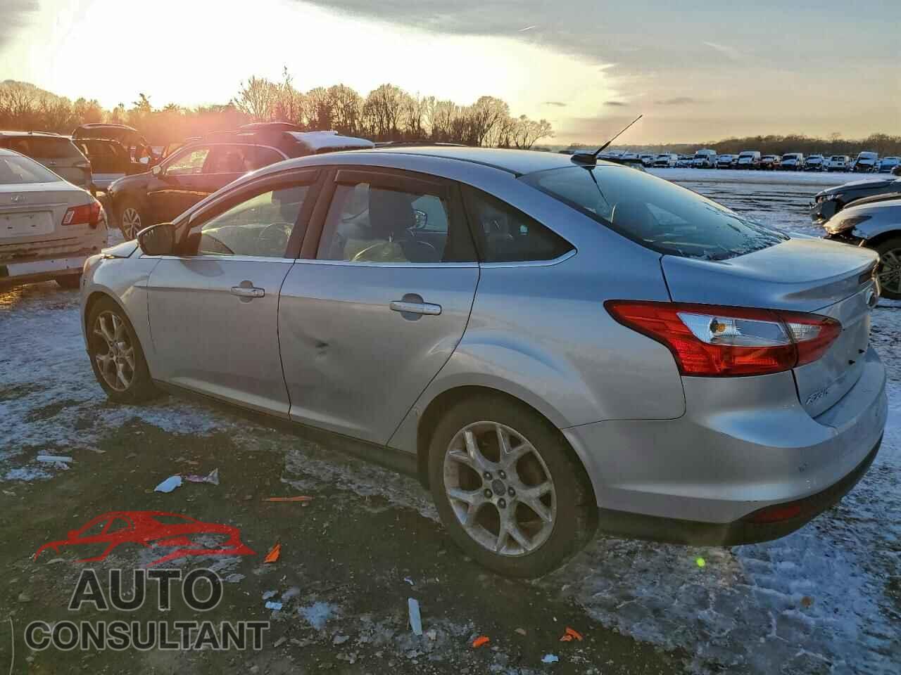 FORD FOCUS 2012 - 1FAHP3H27CL109246