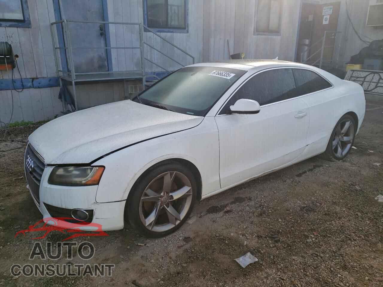 AUDI A5 2012 - WAULFAFR9CA001330