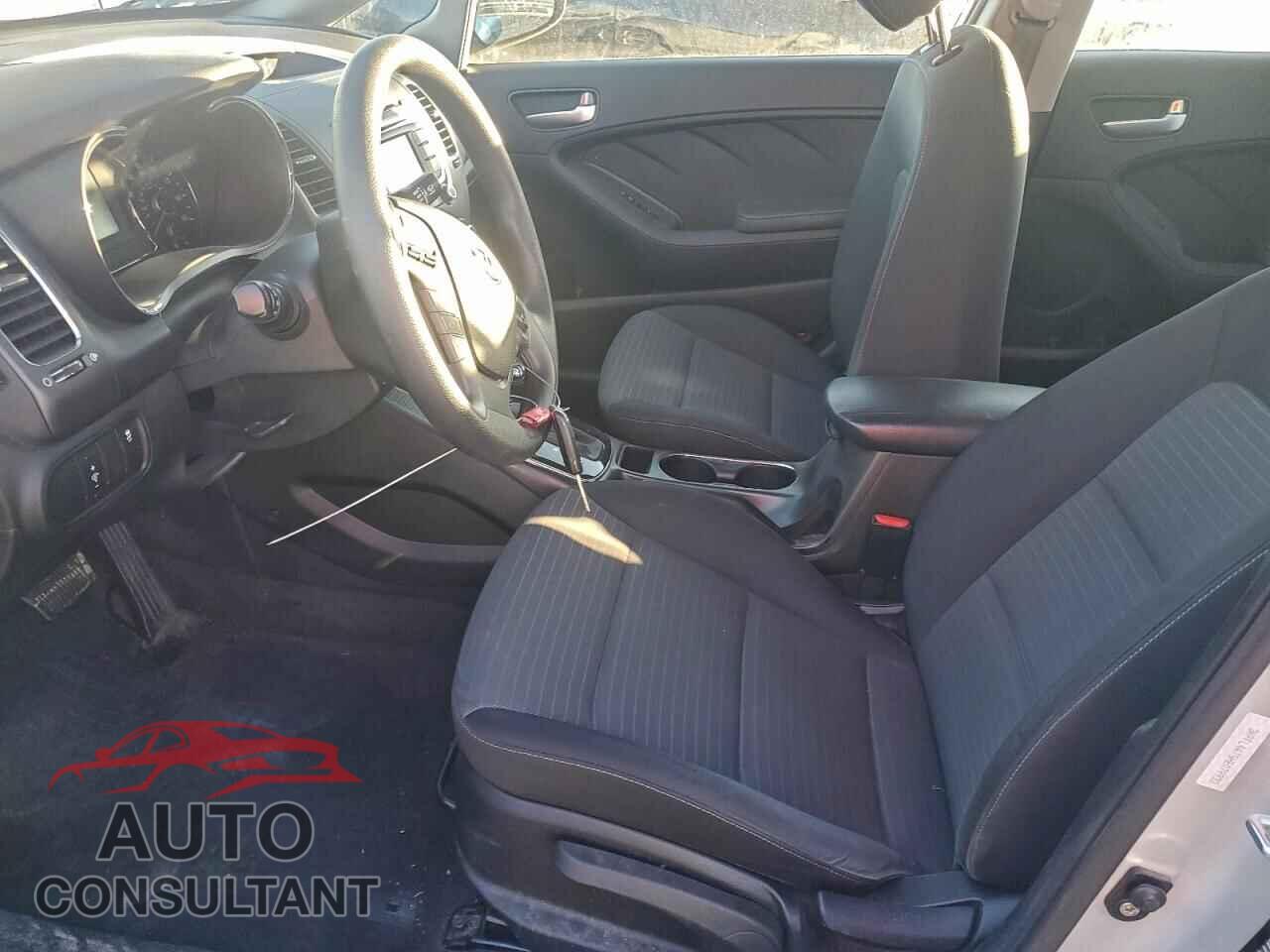 KIA FORTE 2017 - 3KPFL4A75HE079933