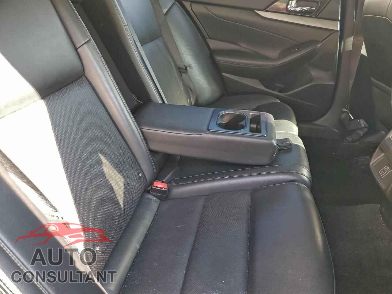 NISSAN MAXIMA 2018 - 1N4AA6AP1JC374736