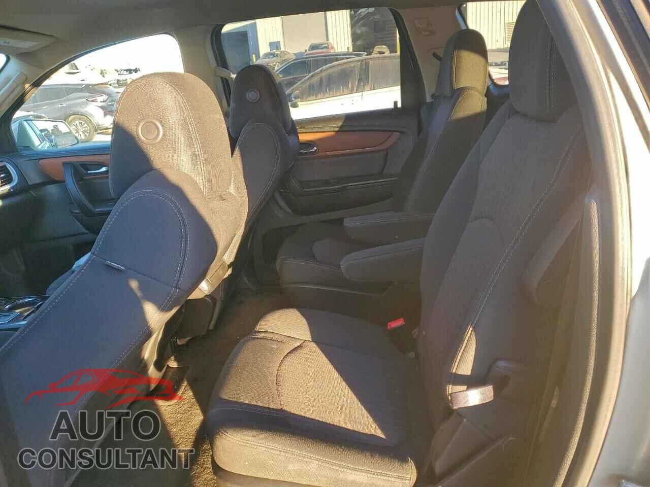 CHEVROLET TRAVERSE 2015 - 1GNKRGKD0FJ379082