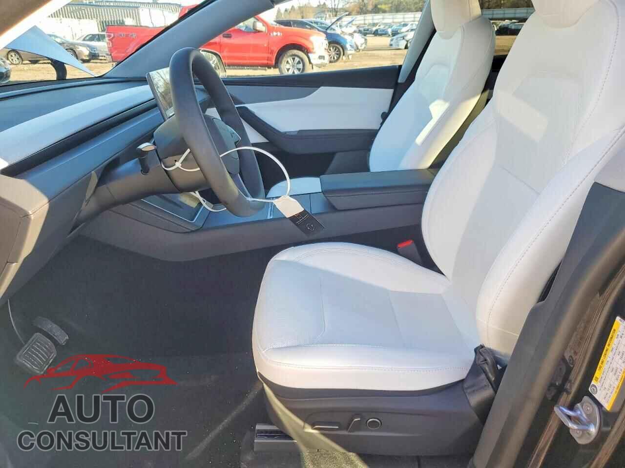 TESLA MODEL Y 2026 - 7SAYGDED0TF436373