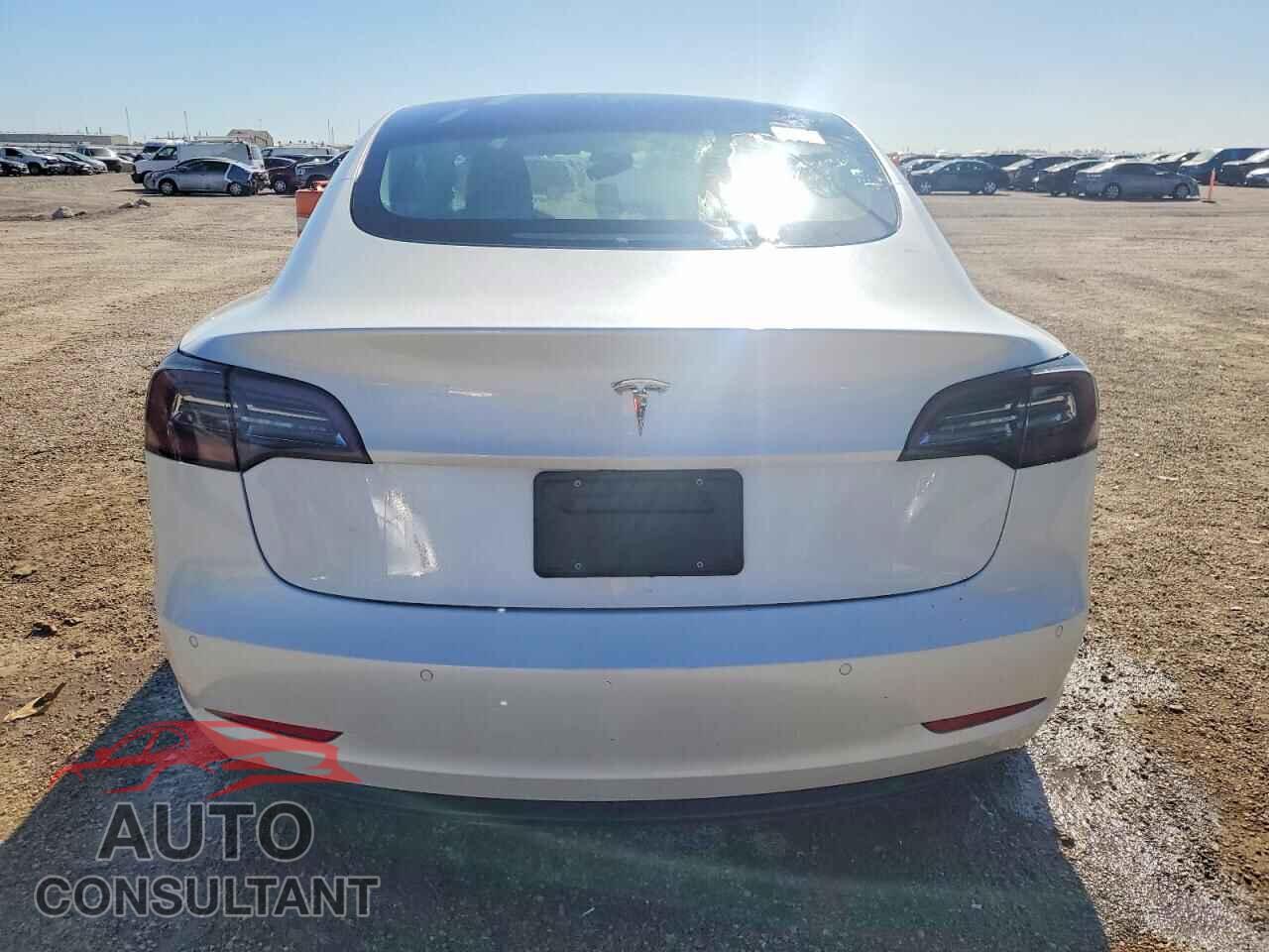 TESLA MODEL 3 2021 - 5YJ3E1EA8MF990814