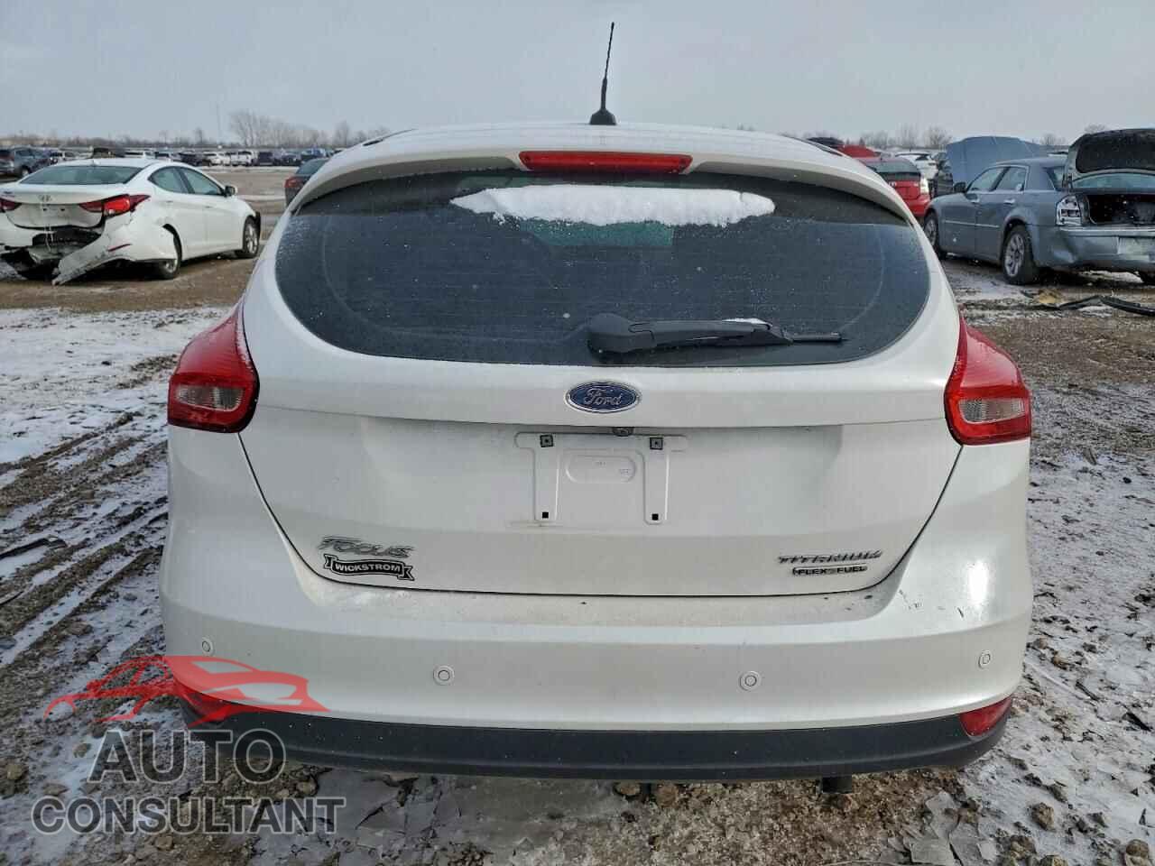 FORD FOCUS 2016 - 1FADP3N23GL359608