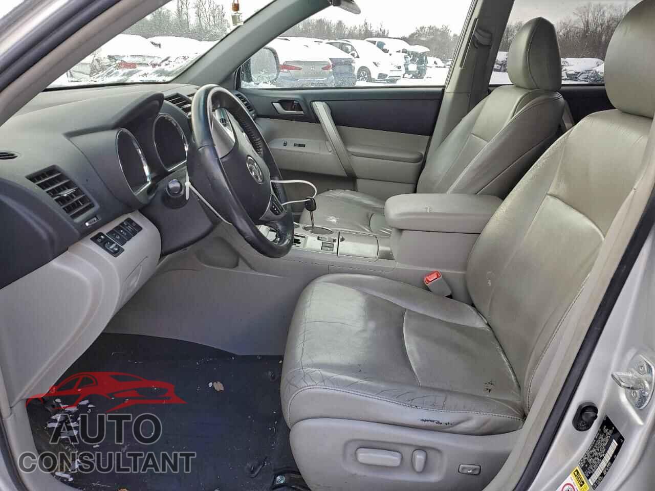TOYOTA HIGHLANDER 2012 - 5TDBK3EH0CS136102