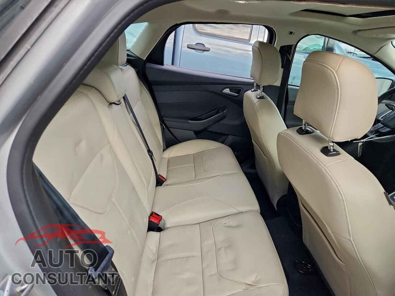 FORD FOCUS 2018 - 1FADP3N29JL326006