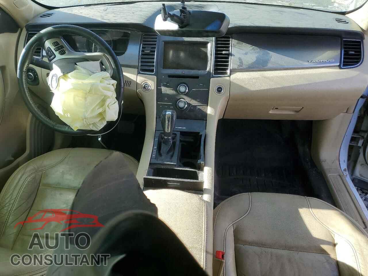 FORD TAURUS 2015 - 1FAHP2E83FG141160