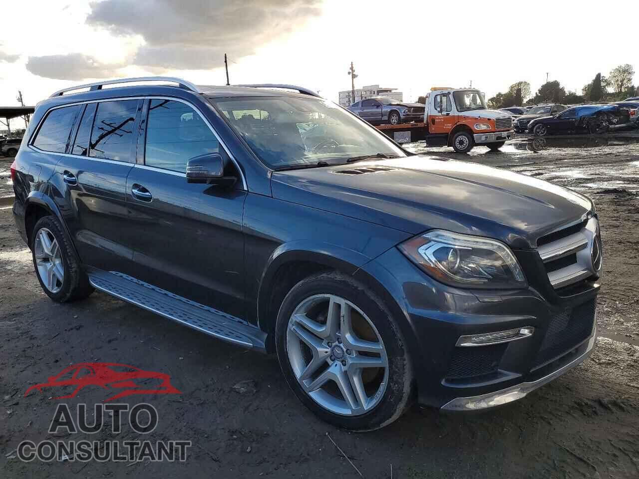 MERCEDES-BENZ GL-CLASS 2015 - 4JGDF7DEXFA457735