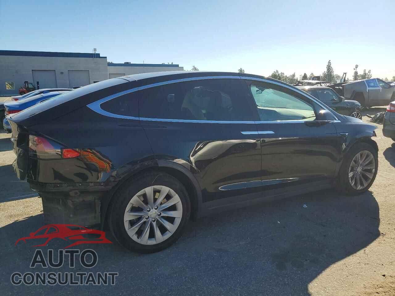 TESLA MODEL X 2020 - 5YJXCAE27LF261525