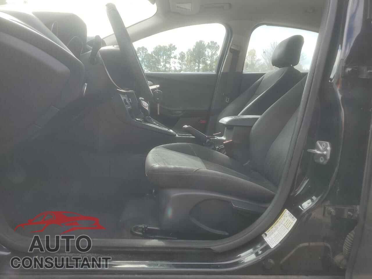 FORD FOCUS 2015 - 1FADP3F2XFL301606