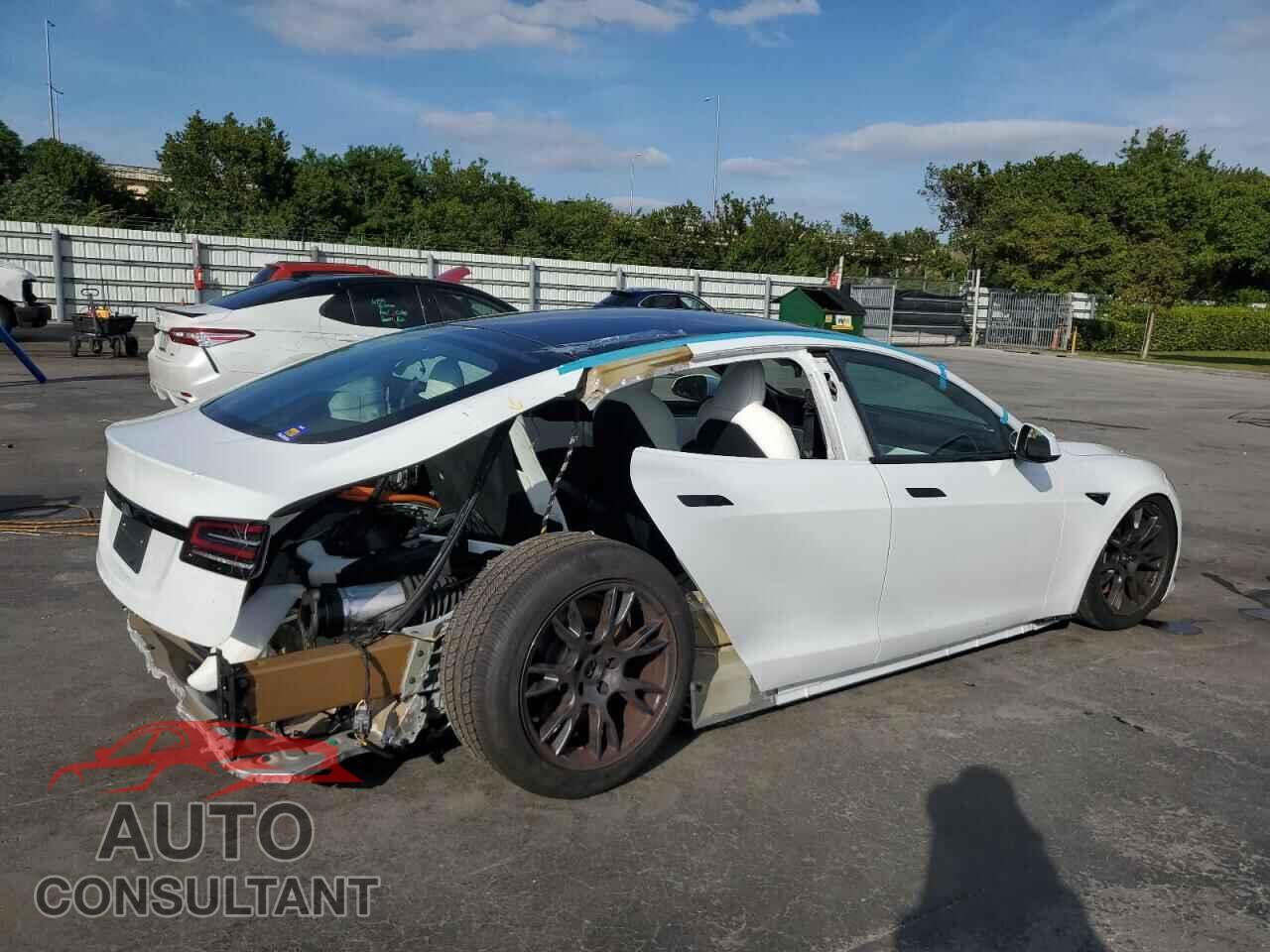 TESLA MODEL S 2024 - 5YJSA1E53RF532681