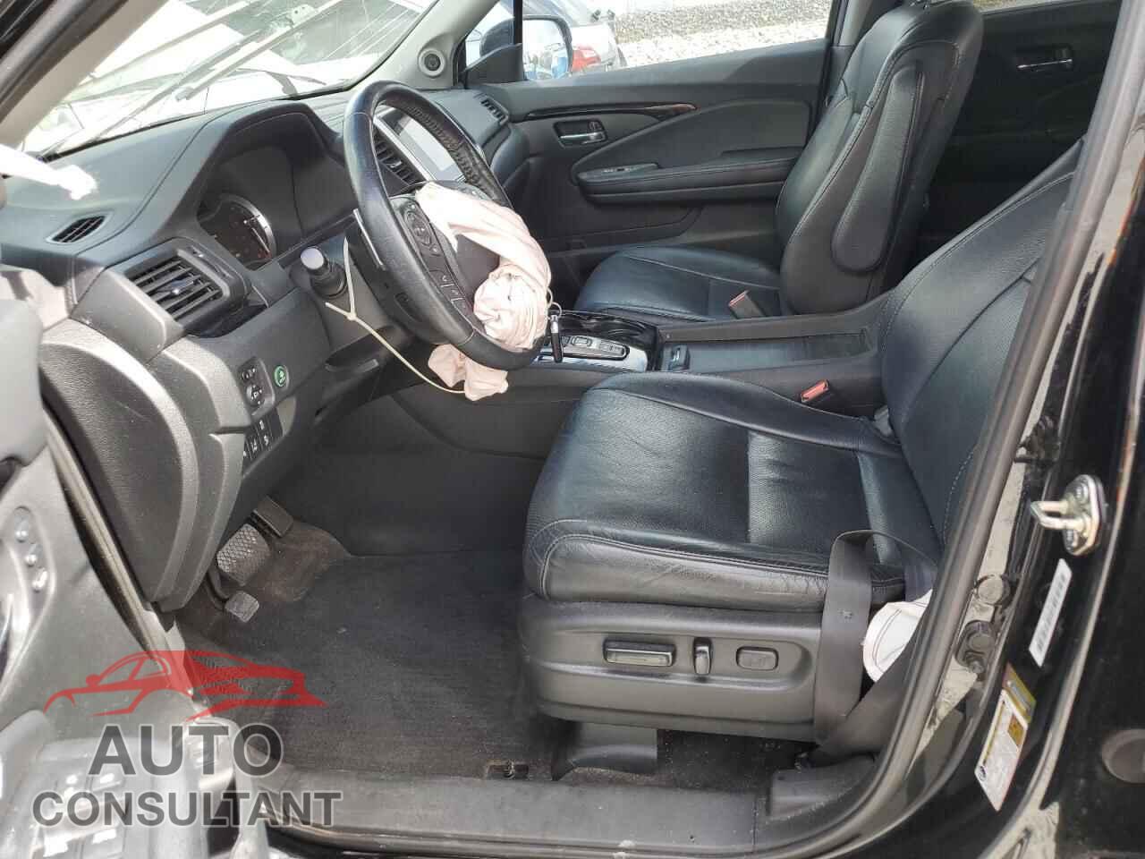 HONDA PILOT 2017 - 5FNYF6H00HB025261