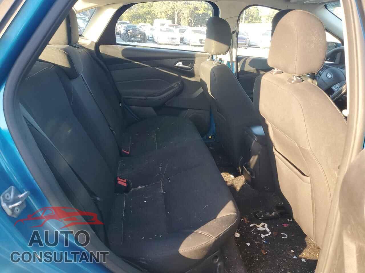 FORD FOCUS 2016 - 1FADP3F22GL402513