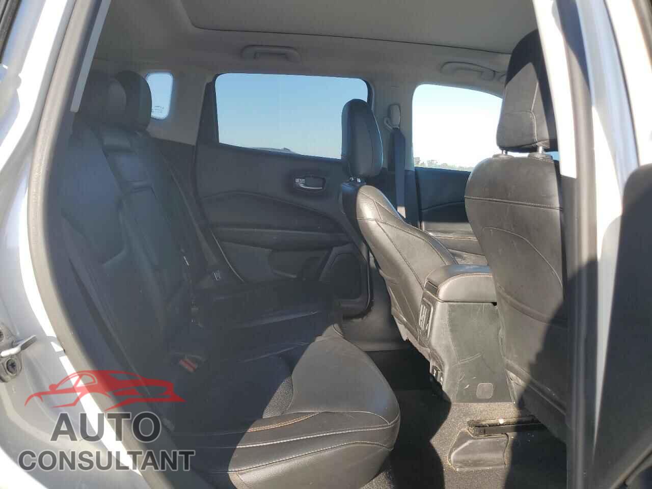 JEEP COMPASS 2018 - 3C4NJDCB6JT234364