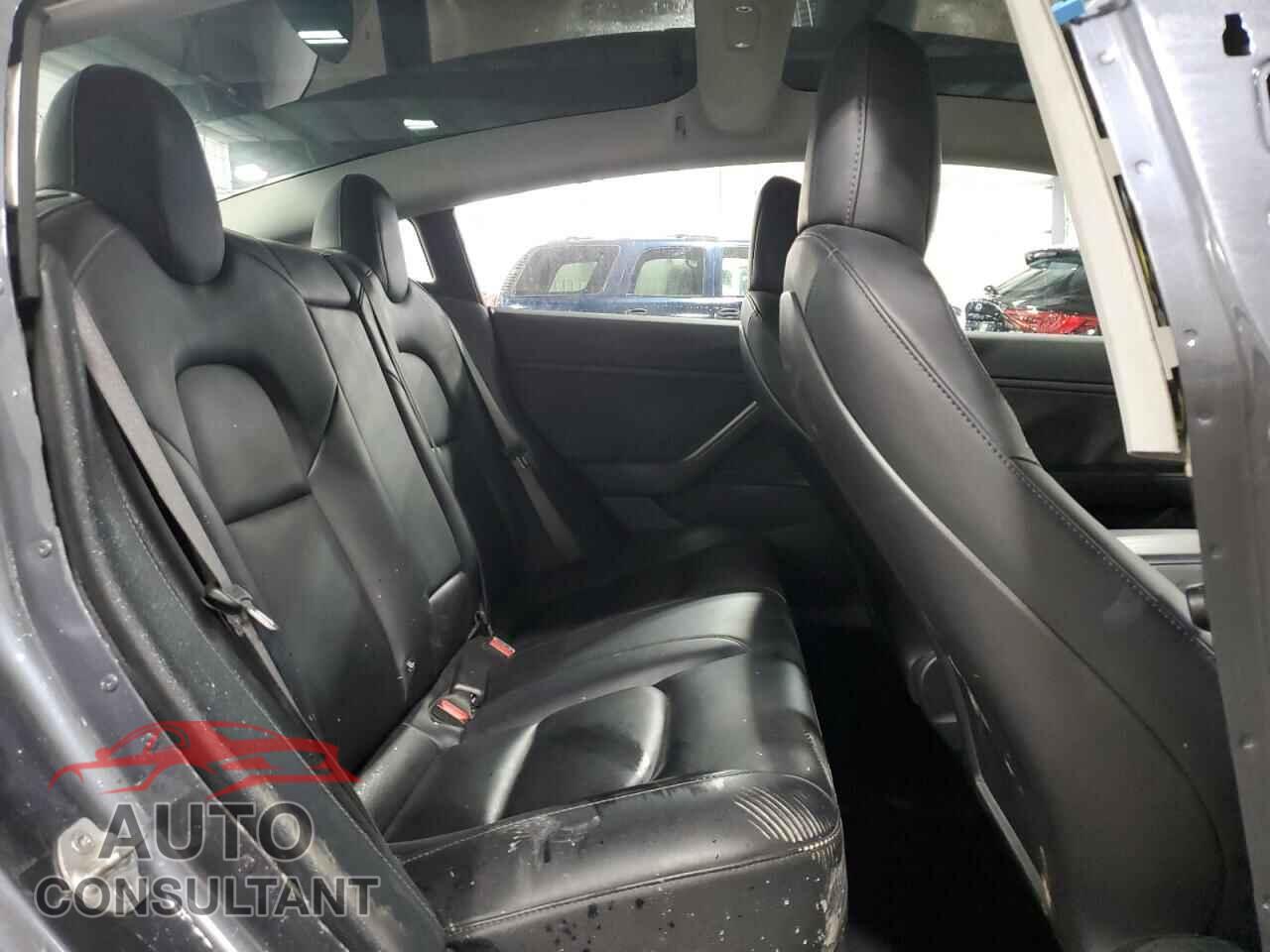 TESLA MODEL 3 2018 - 5YJ3E1EB0JF103758