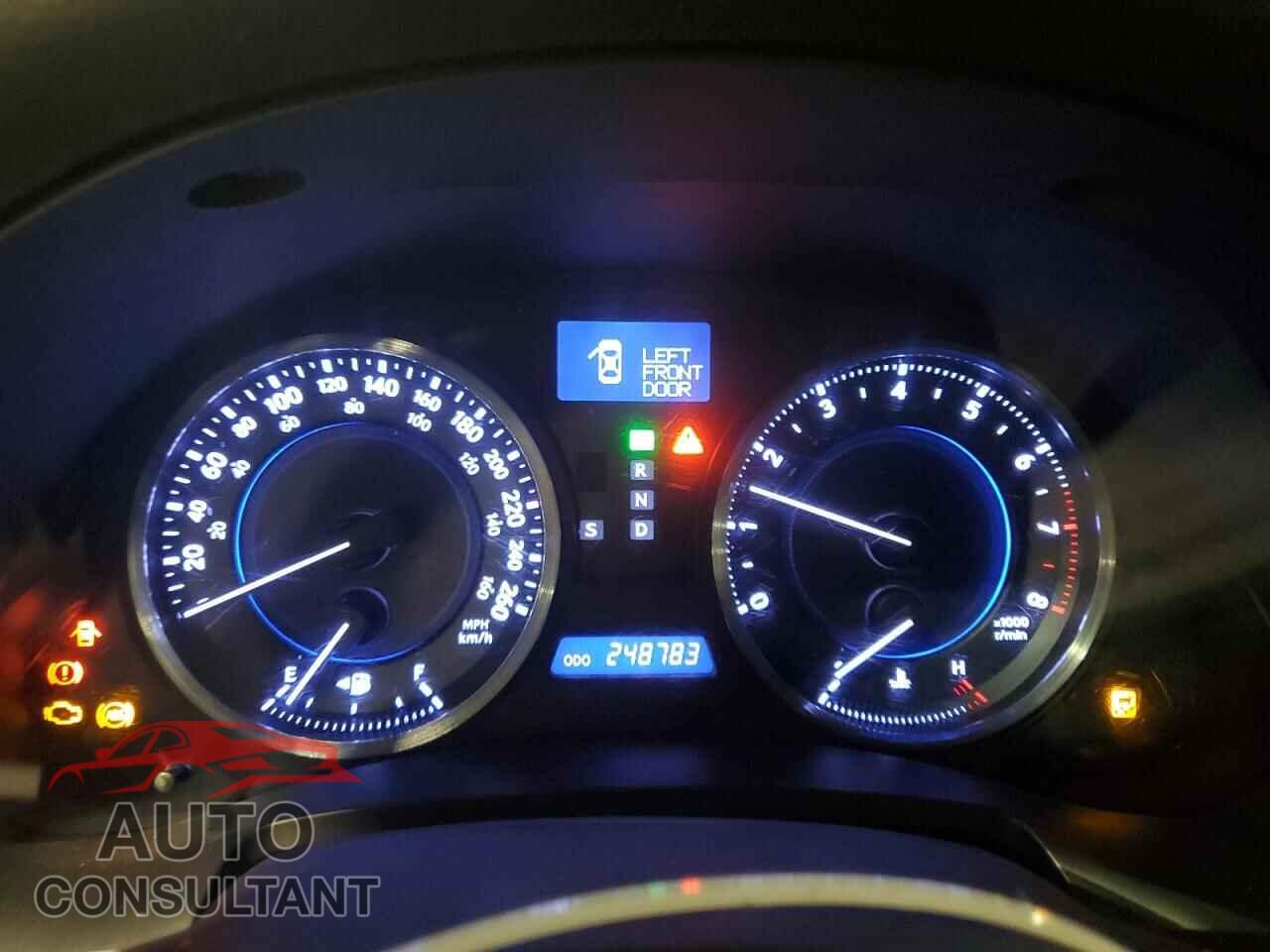 LEXUS IS 2011 - JTHCF5C28B5045259