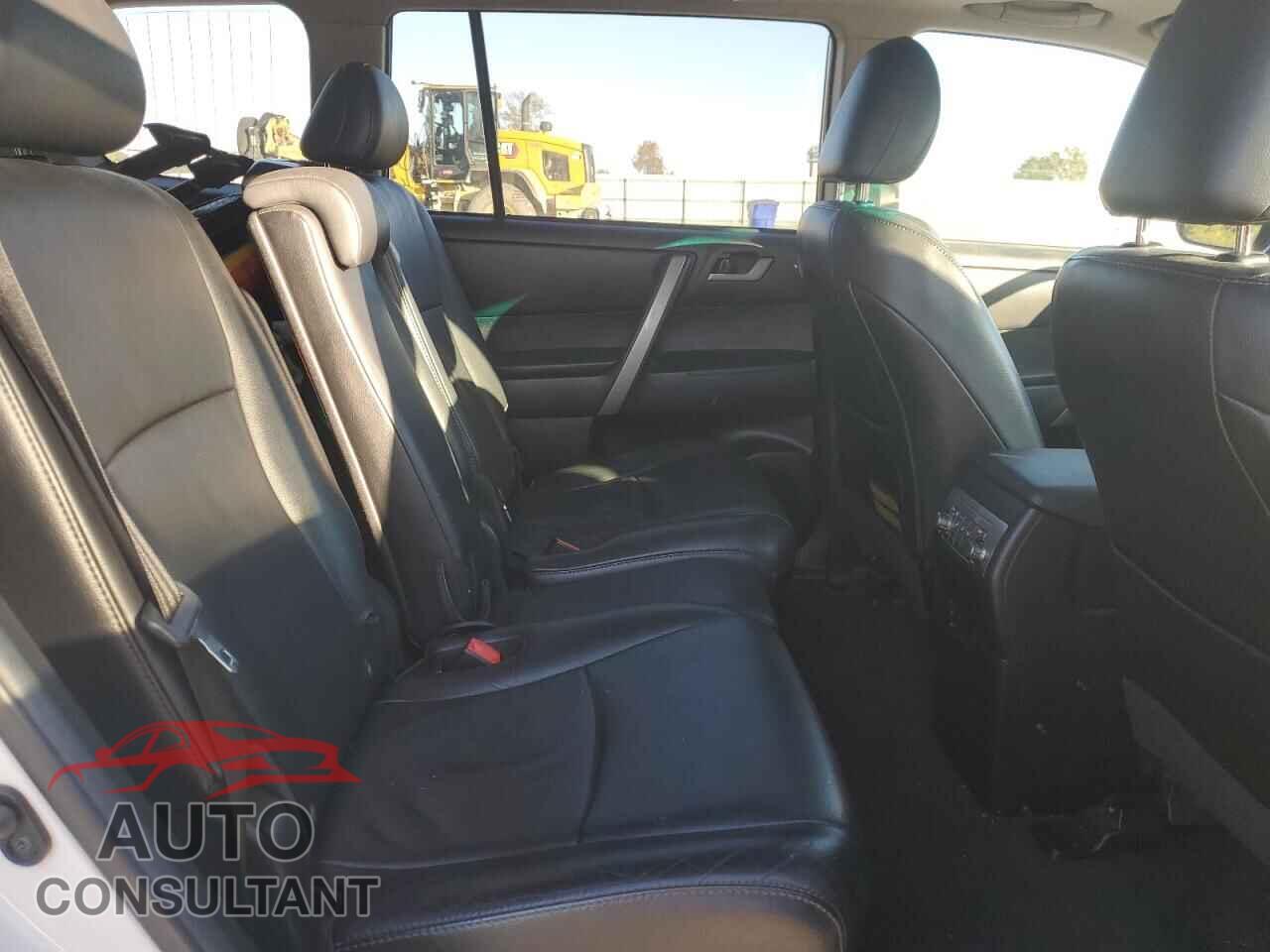 TOYOTA HIGHLANDER 2011 - 5TDBK3EH4BS064321