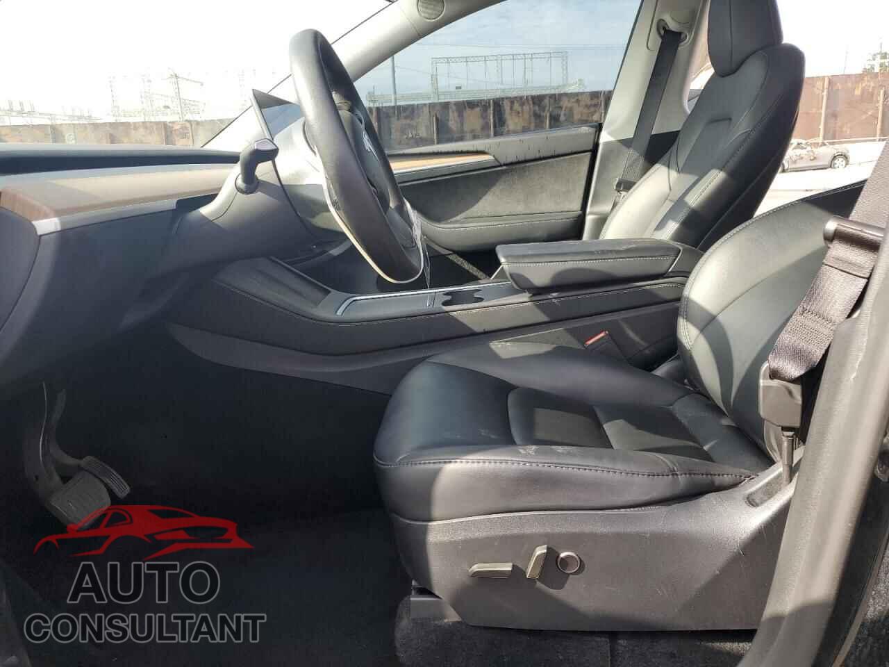 TESLA MODEL Y 2024 - 7SAYGDED0RF044065