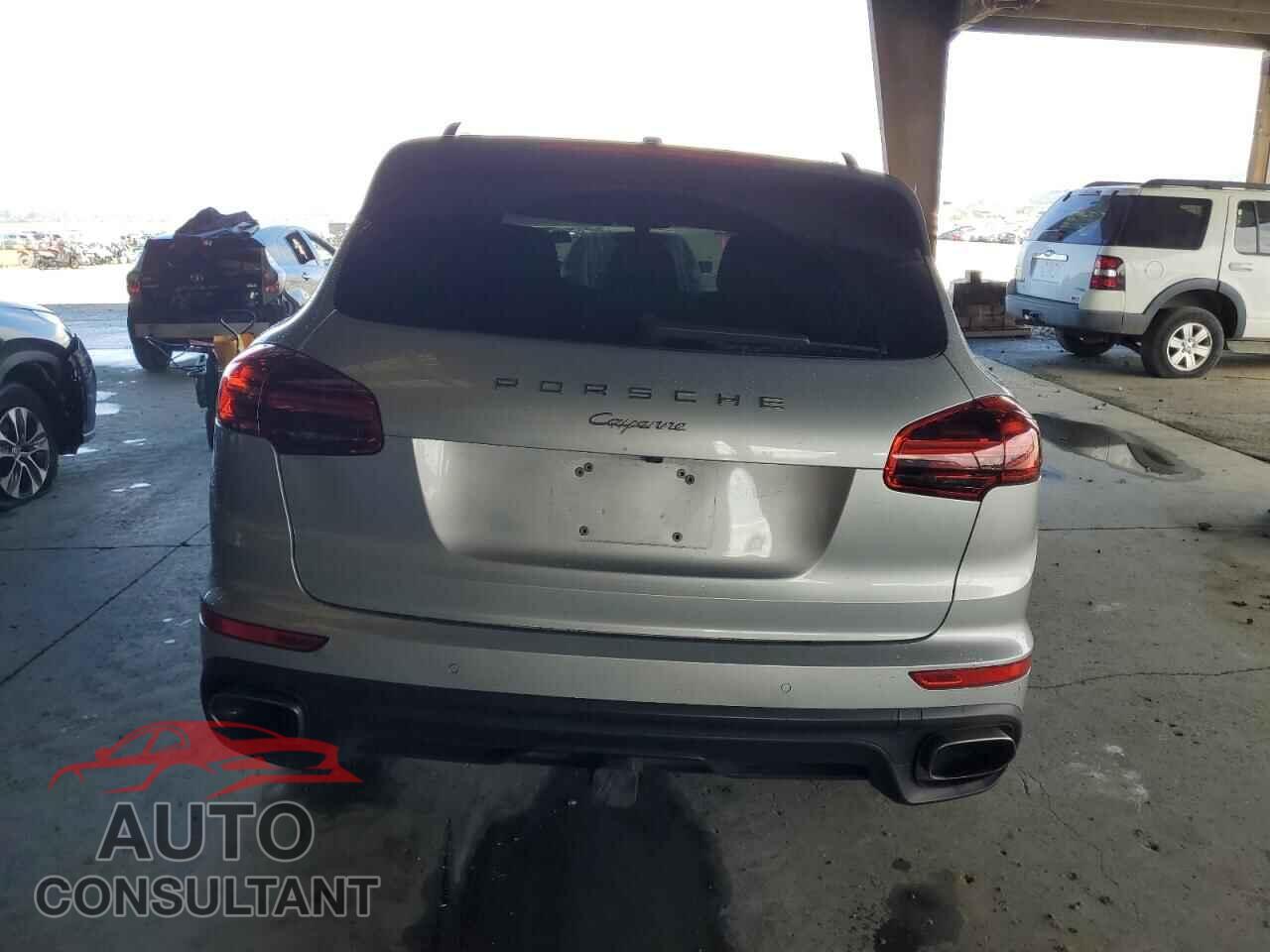 PORSCHE CAYENNE 2018 - WP1AA2A23JKA06666