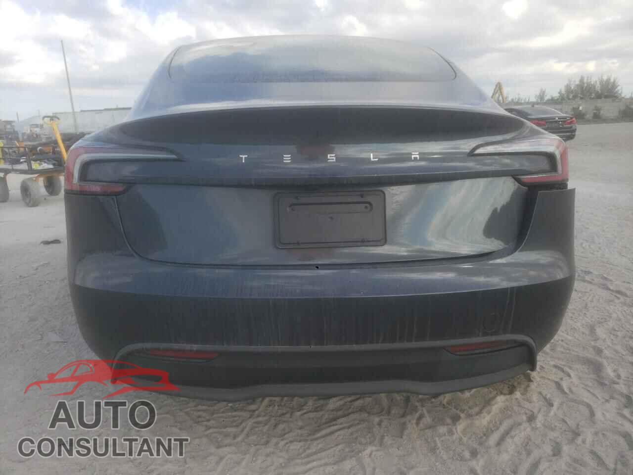 TESLA MODEL 3 2024 - 5YJ3E1EAXRF726484