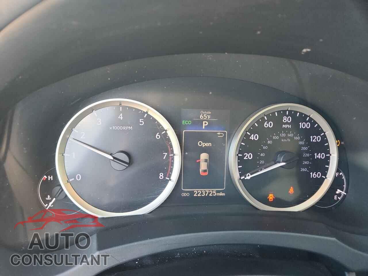 LEXUS IS 2014 - JTHCE1D23E5000521