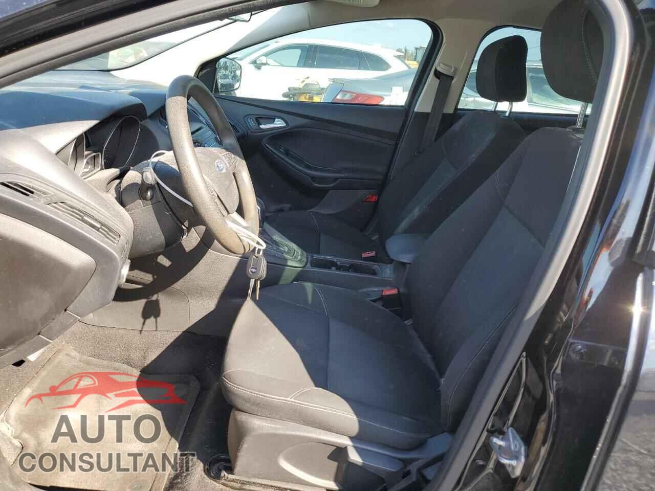FORD FOCUS 2017 - 1FADP3K20HL282413