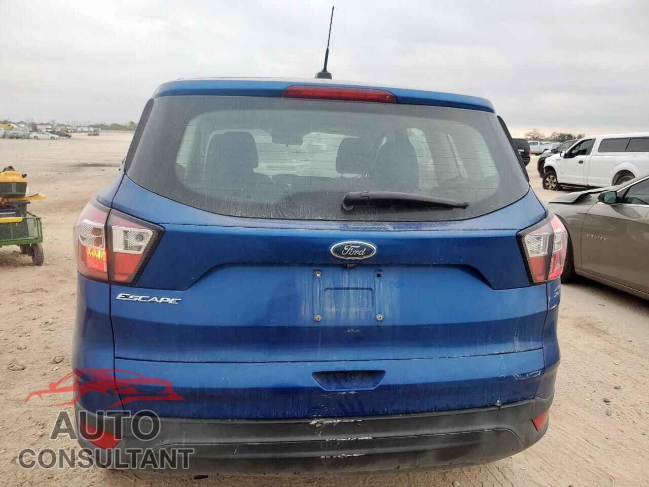 FORD ESCAPE 2017 - 1FMCU0F76HUC48677